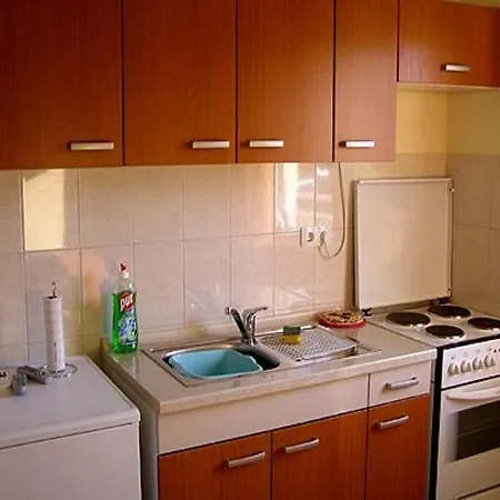 Stipan - 80 M From Sea Apartment