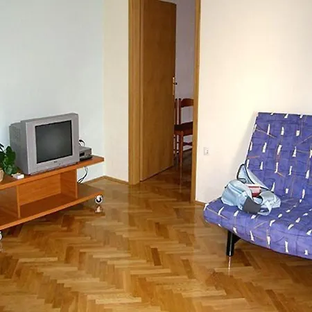 Stipan - 80 M From Sea Apartment