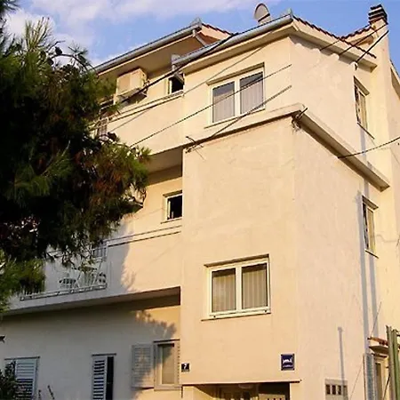 Apartment Stipan - 80 M From Sea Slatine